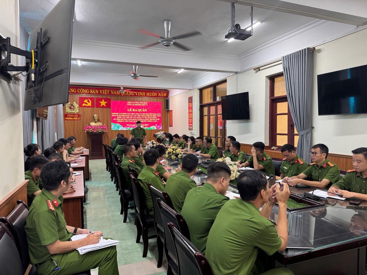 Công an phường triển khai công tác đảm bảo ANTT dịp lễ 2/9