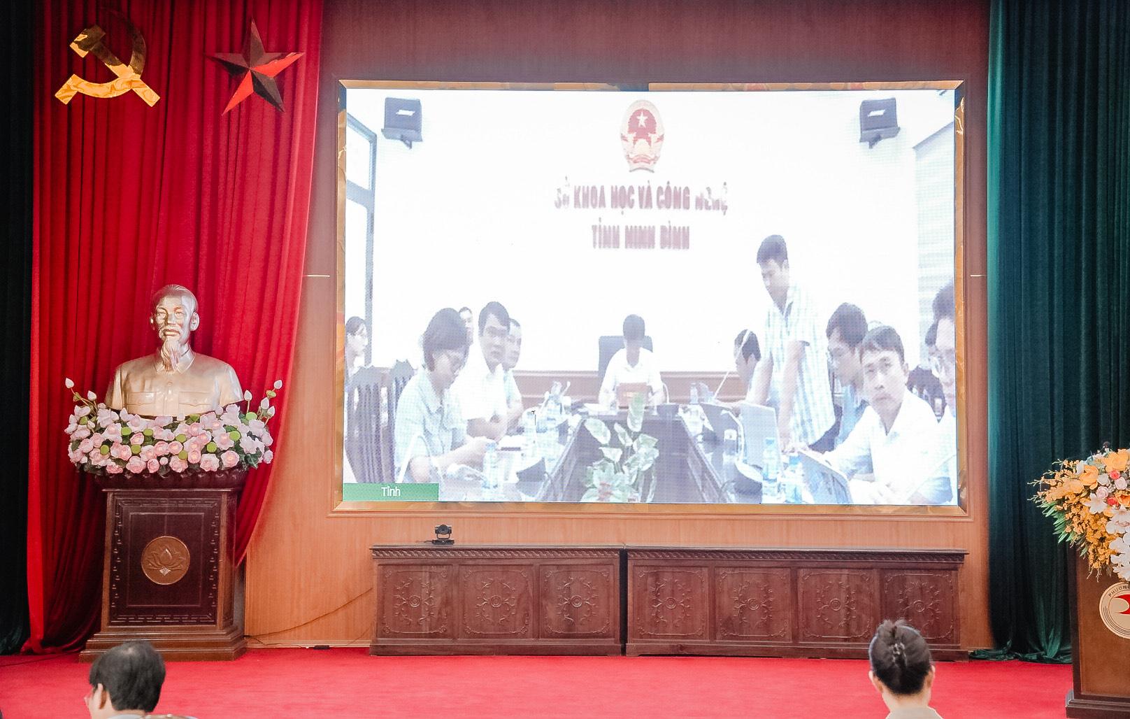 Sở Khoa học và Công nghệ tỉnh Ninh Bình tổ chức hội nghị tập huấn, hướng dẫn khai thác sử dụng các hệ thống thông tin thiết yếu cho cán bộ công chức cấp xã phục vụ chuyển đổi số theo mô hình