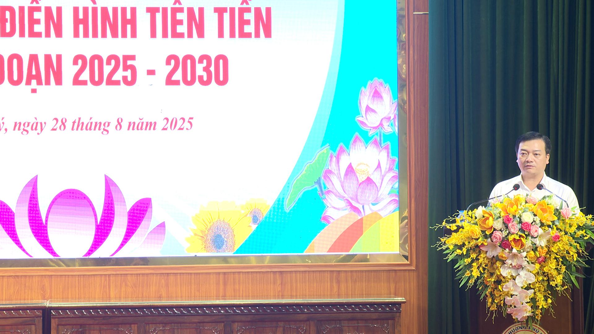 tin00-05-45-26still718.jpg