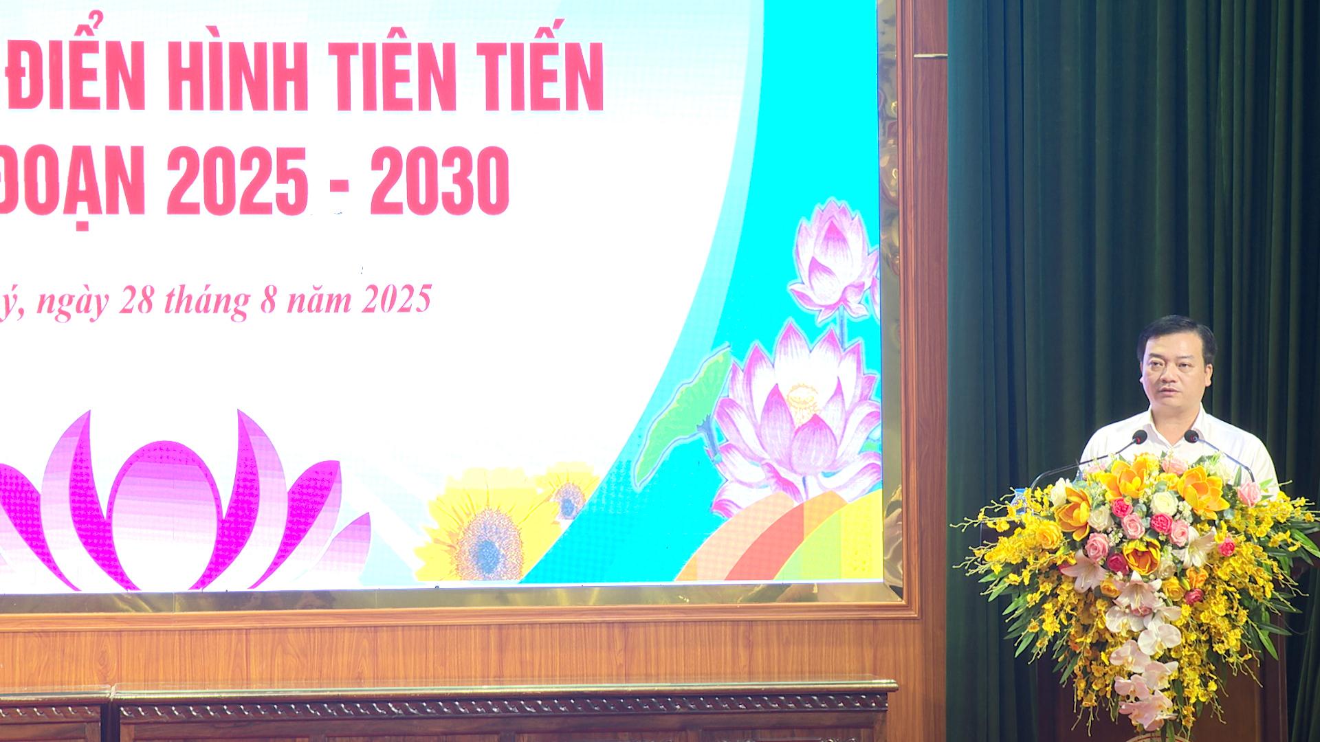 tin00-05-48-00still725.jpg